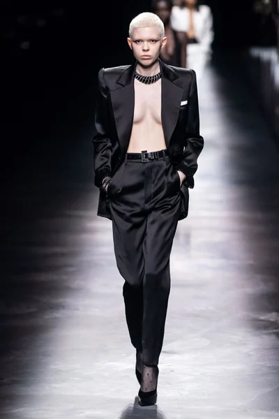 Look 7